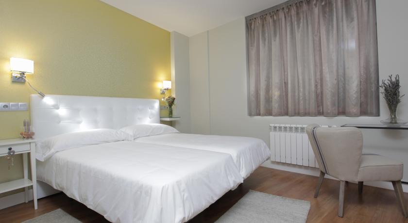 Hotel Rosal Овиедо Екстериор снимка