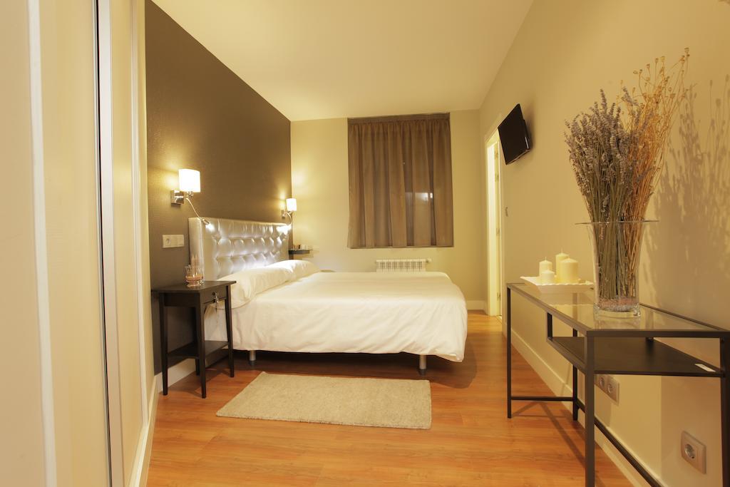 Hotel Rosal Овиедо Стая снимка
