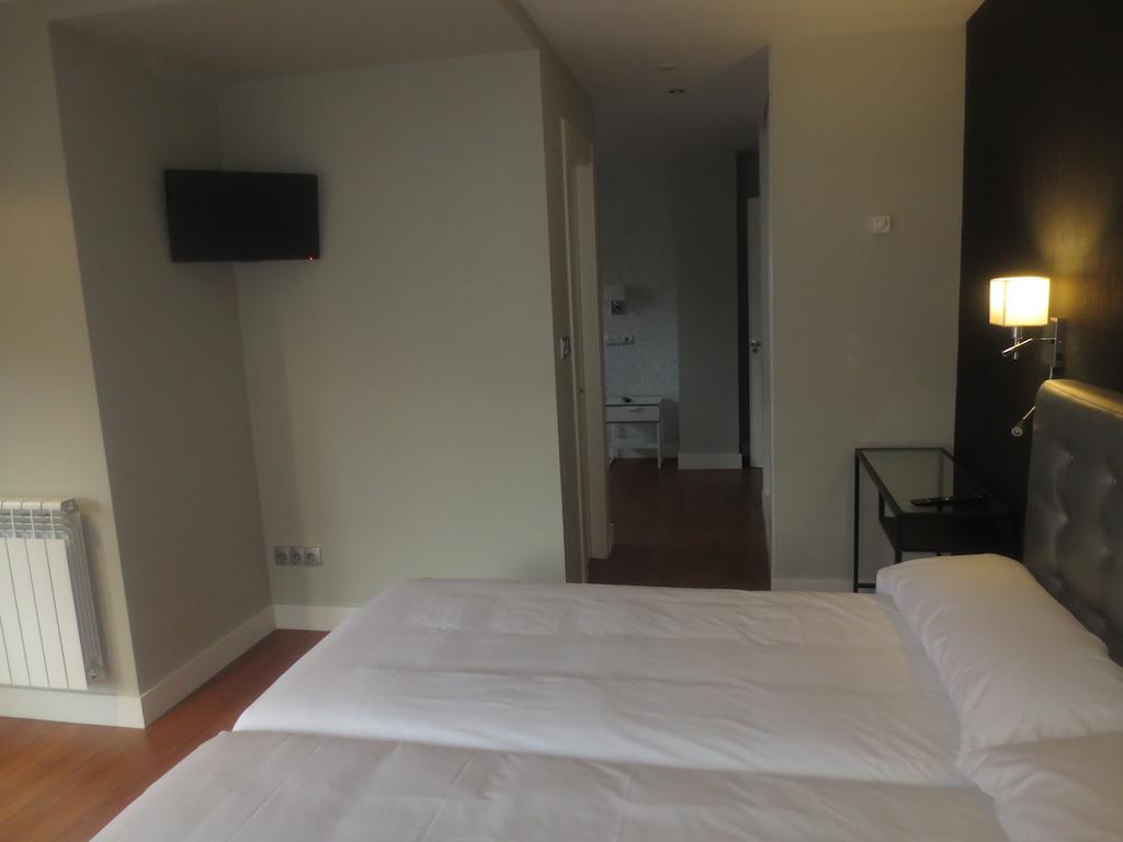 Hotel Rosal Овиедо Стая снимка