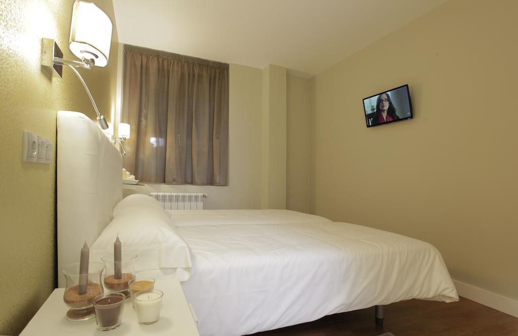 Hotel Rosal Овиедо Стая снимка