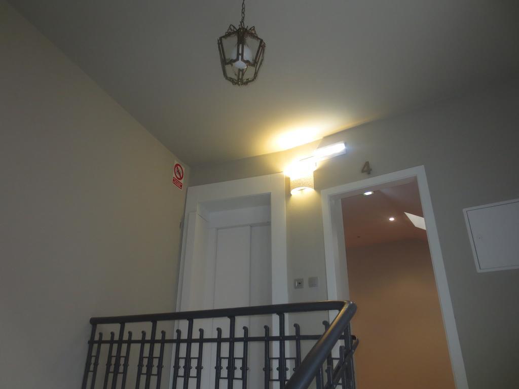 Hotel Rosal Овиедо Екстериор снимка
