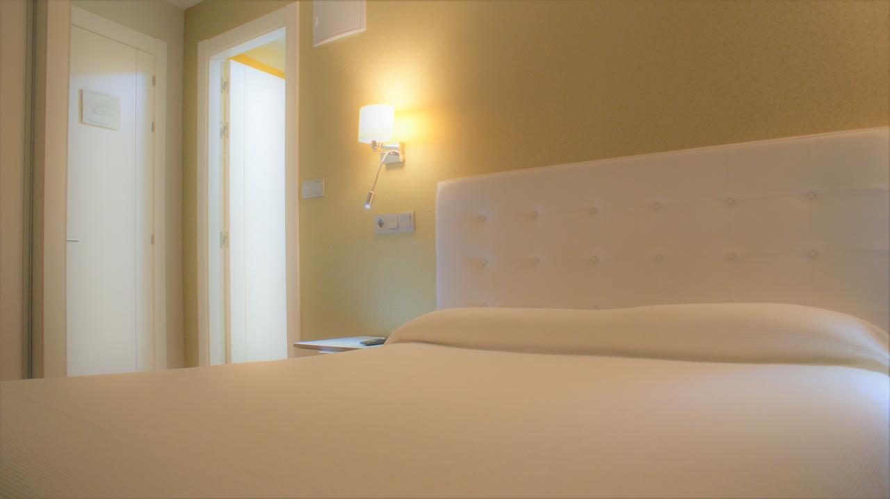 Hotel Rosal Овиедо Екстериор снимка